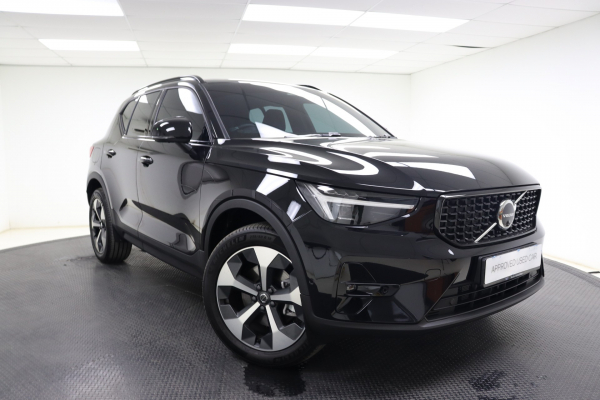 2025 Volvo XC40 T5 R-Design