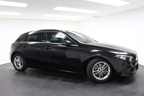 2019 MERCEDES BENZ A180