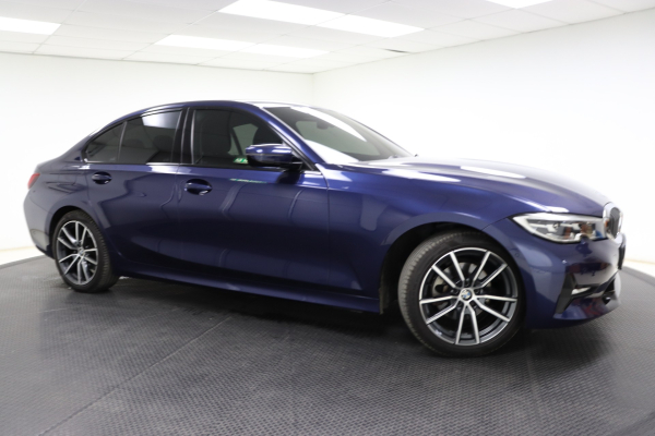 2020 BMW 320i Sport (with DA)