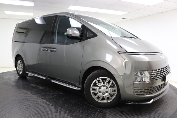 2024 Hyundai Staria Plus