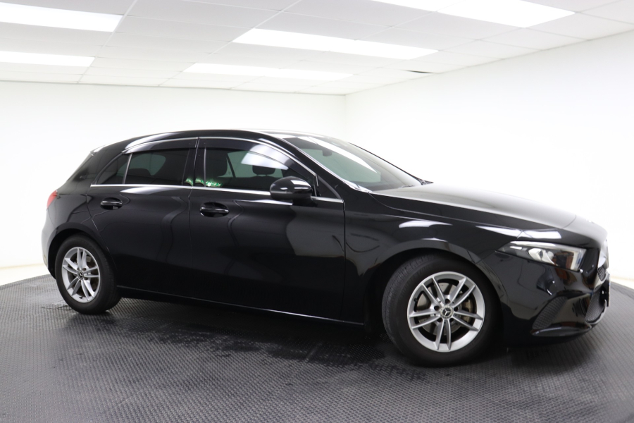 2019 MERCEDES BENZ A180