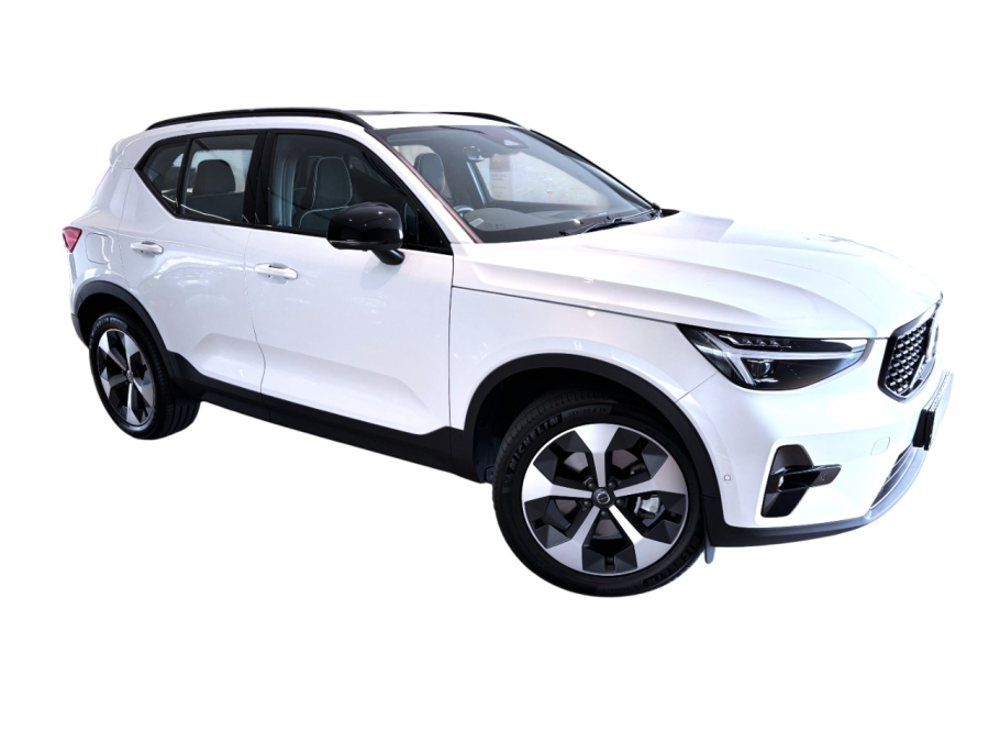 2025 Volvo XC40 B5